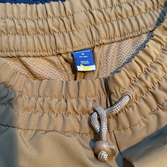 Old Navy Women’s Stretchtech Go H2O shorts - Picture 2 of 3